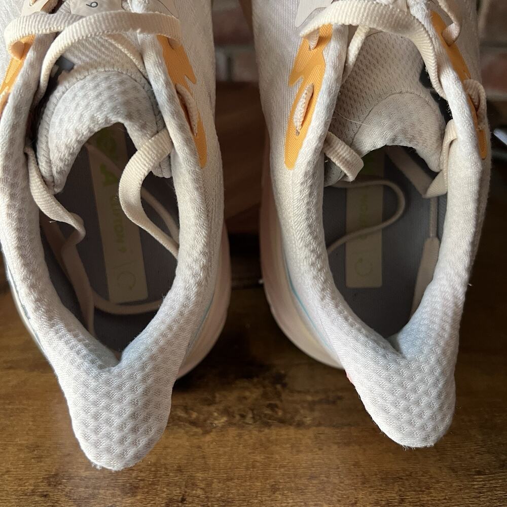 Hoka One One Clifton 9 Women's 7 Max Cushion Vanilla Running Shoes Sneakers - Picture 7 of 16